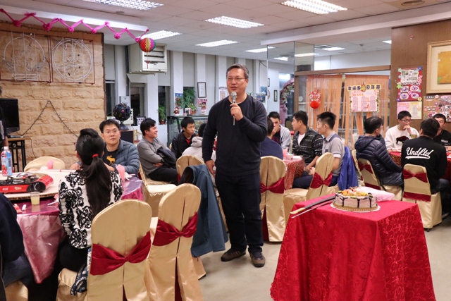 12月份慶生餐會假宏南餐廳舉辦，由局長崔上校主持