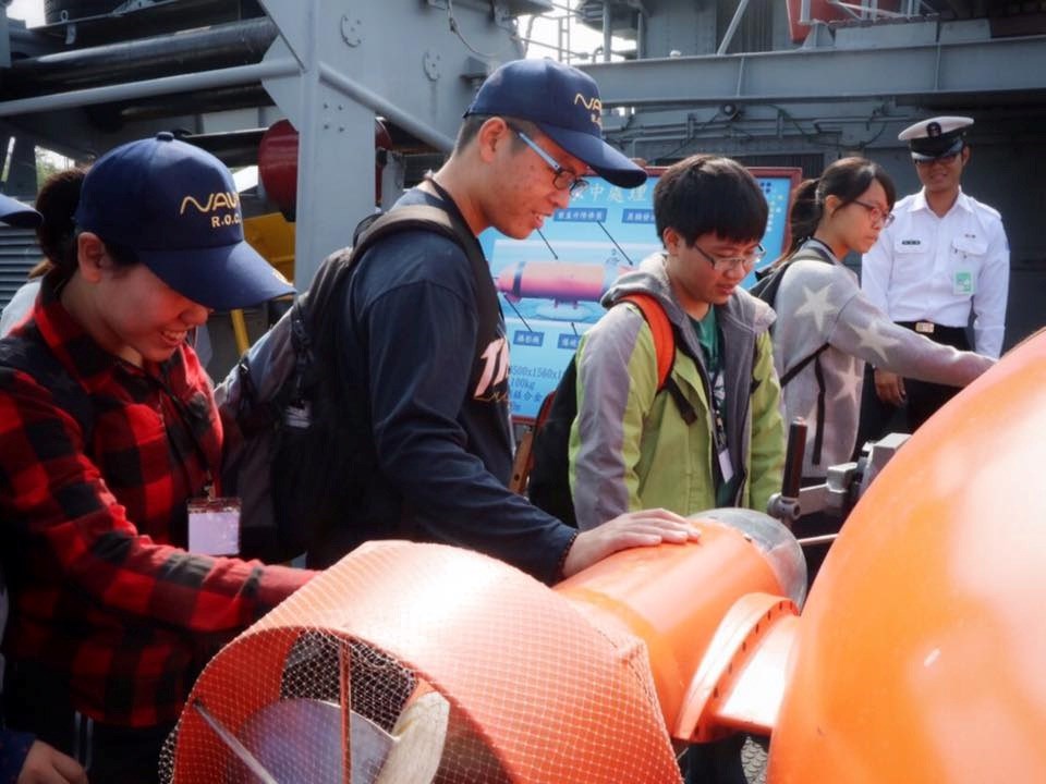 「寒假戰鬥營—海軍艦艇參訪營」活動-民眾體驗