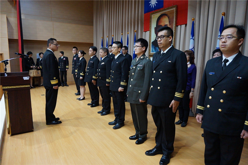 海軍保修指揮部舉辦成軍九週年部慶慶祝大會暨元月份月會-授予儀式