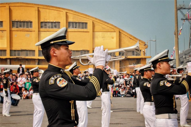 海軍106年敦睦遠航訓練支隊造訪臺中港-儀隊表演