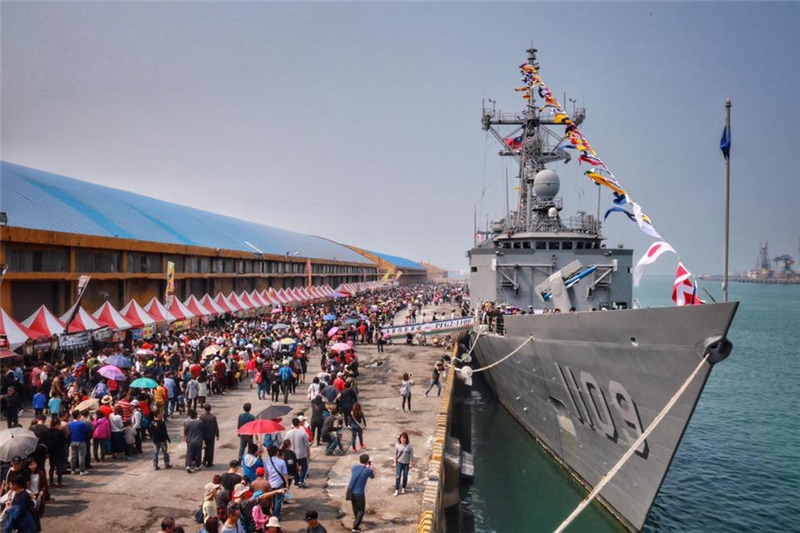 海軍106年敦睦遠航訓練支隊造訪臺中港-艦隊靠港
